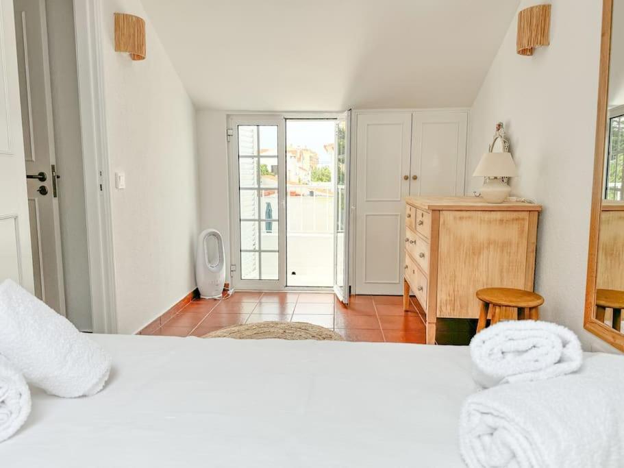 Costa Inn Beach House With Pool By Homeful Homes Costa da Caparica Exterior foto